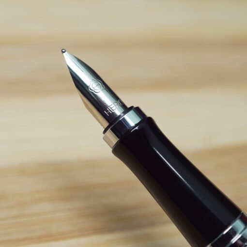 HERO H 602: Sleek Black Fountain Pen - Image 12