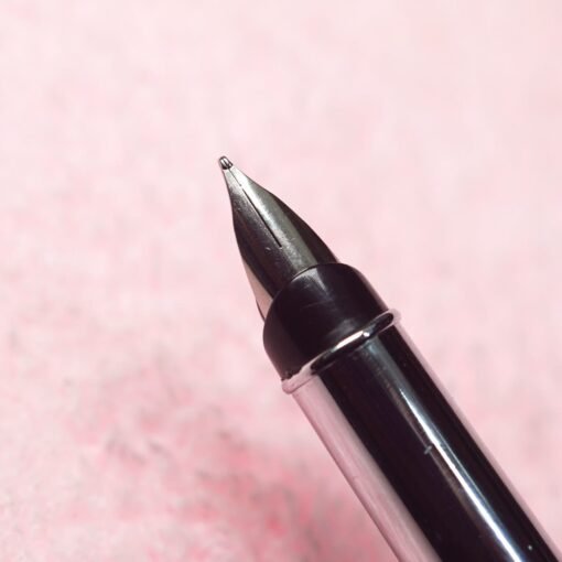HERO 67 Fountain Pen: Classic Black with Silver Accents - Image 4