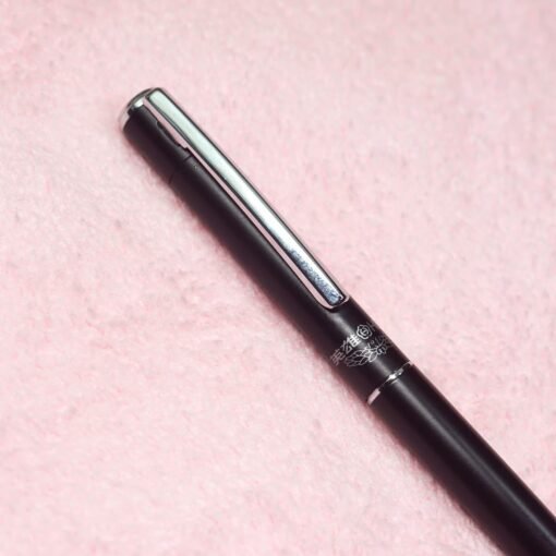 HERO 67 Fountain Pen: Classic Black with Silver Accents - Image 5