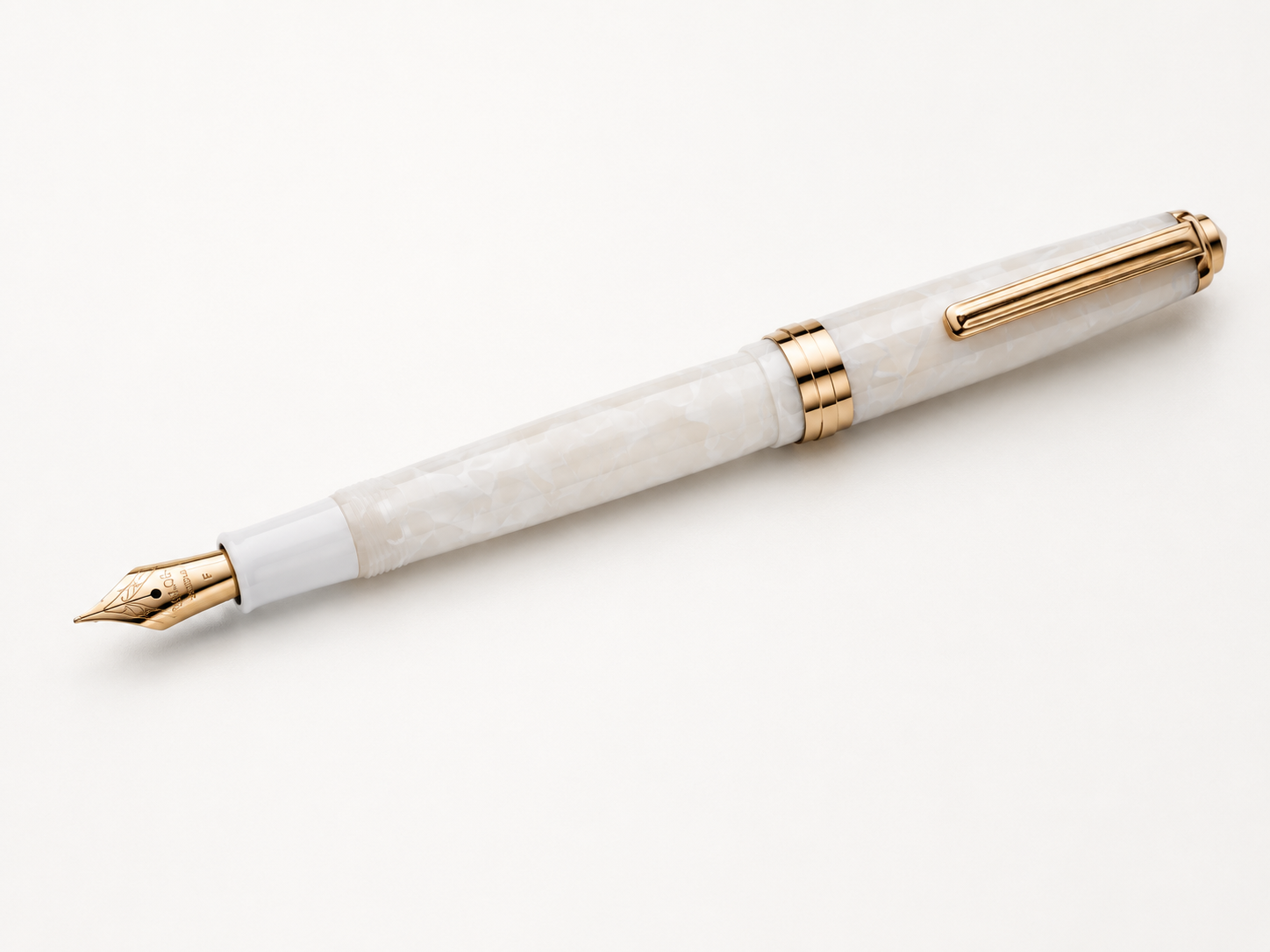 Click Falcon Premium Acrylic Fountain Pen Polar White